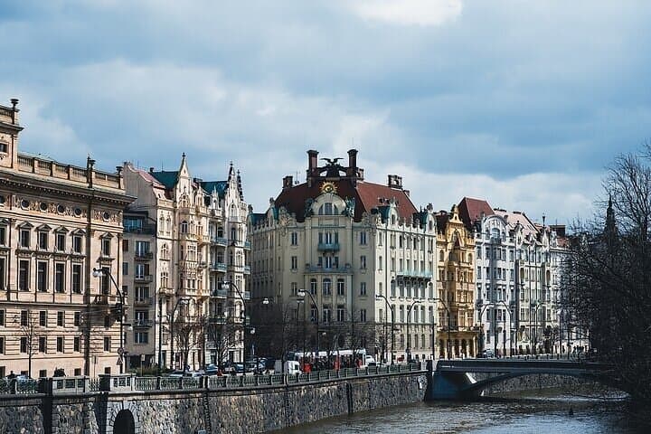 Private day trip from Vienna to Prague and back, in English