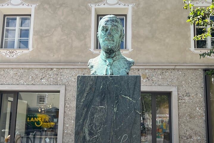 Lienz Self-Guided City Walking Tour & Scavenger Hunt