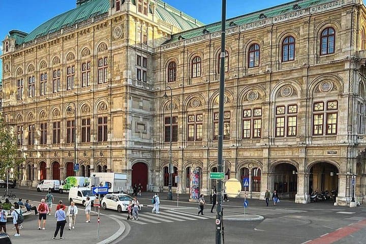 Vienna Private City Walking Tour and Belvedere Palace Audio Guide
