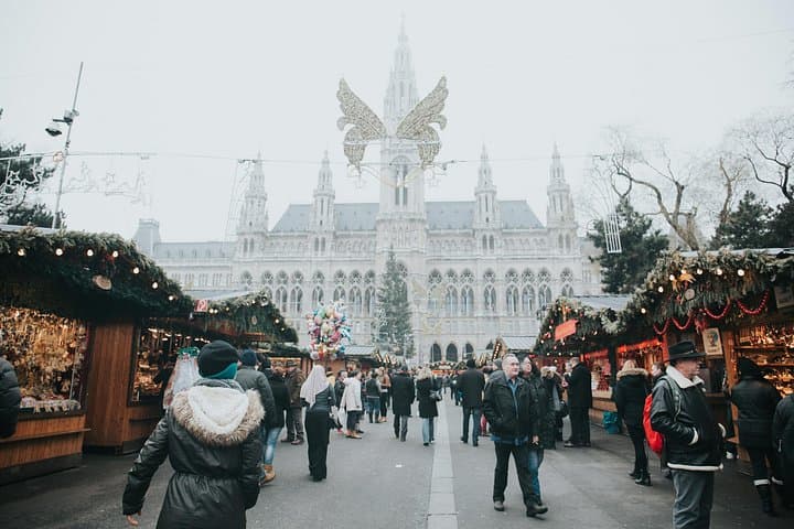 Vienna Christmasmarket Walk: 5 Markets & Old Town in 3h (DE/EN)