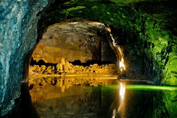 Vienna Woods Tour including underground lake