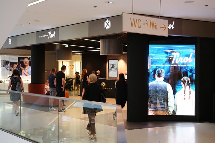 On 512 square metres, 60 minutes of the best entertainment awaits you in the Tyrol department store, in the middle of Innsbruck.