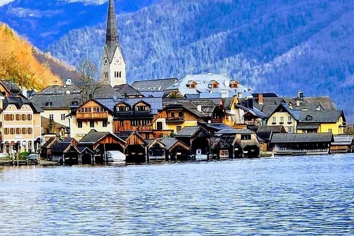 Vienna: Private tour to Hallstatt and Salzburg