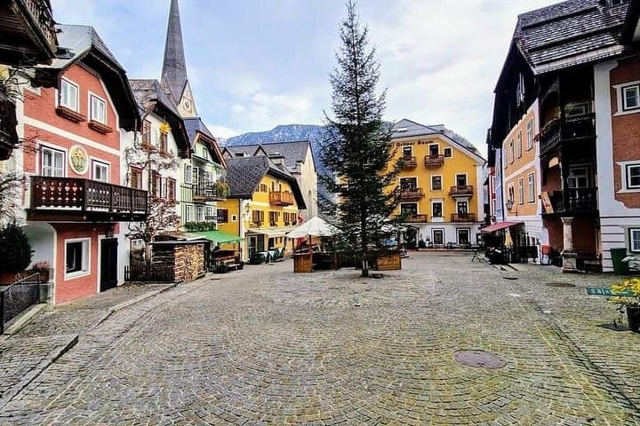 Vienna: Private tour to Hallstatt and Salzburg