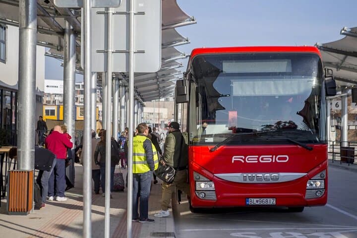 Bratislava Bus Transfer to and from Vienna Airport