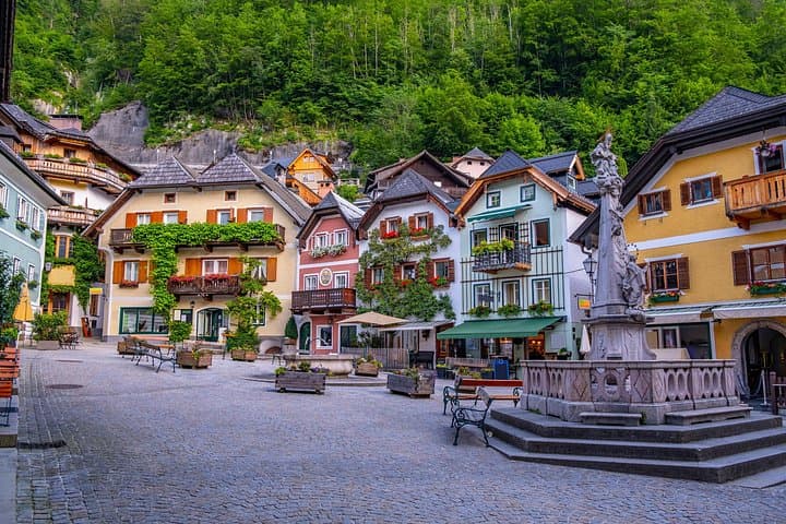 Private Day Trip from Salzburg to Mondsee and Hallstatt