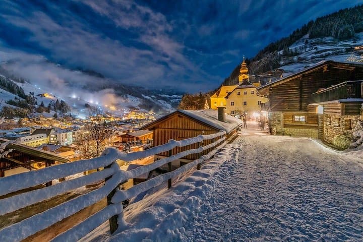 Private Melk, Hallstatt and Salzburg Tour from Vienna