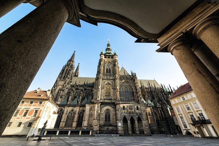 Vienna: Full-Day Tour To Prague+ walking tour with local guide