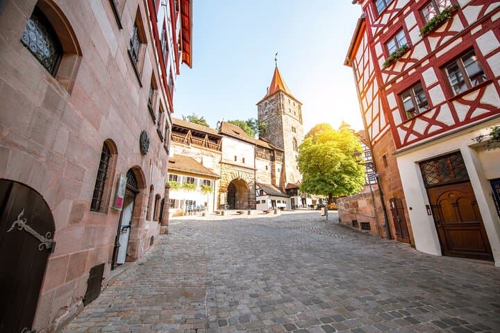 Private transfer from Salzburg to Nuremberg with 2h Stop