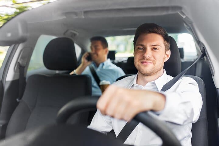 Private transfer: Vienna to Salzburg, stops in Melk and Hallstatt