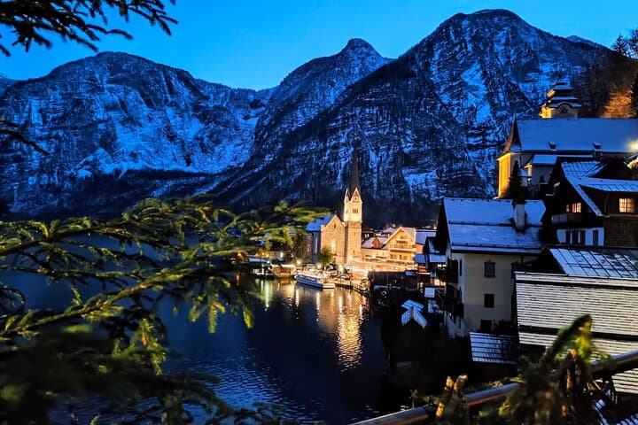 Private Christmas Market Tour to Hallstatt & Salzburg from Vienna