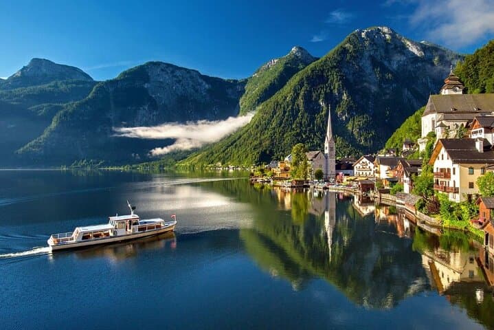 Private Tour to Hallstatt and Salzburg from Vienna