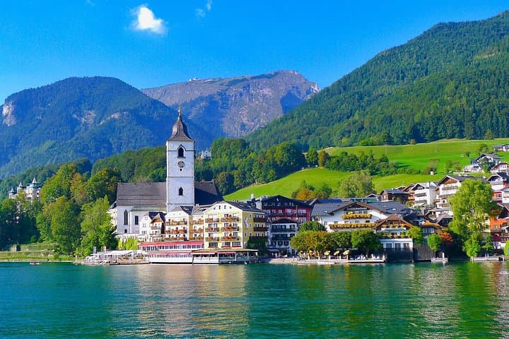 Do-Re-Mi Private Tour: Salzburg & Lake District