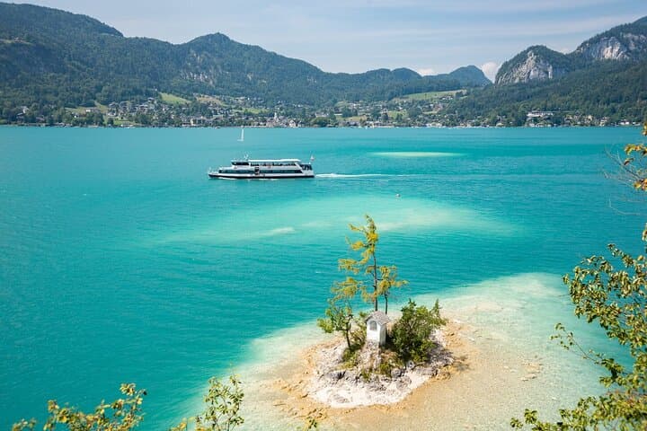 Private Tailor-Made Tour: Salzburg & Lakes from Passau or Linz