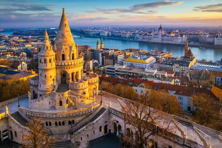Budapest from Vienna: Small-Group Day Trip with Hotel Transfers