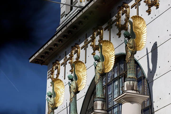 Vienna's Hills Private tour: Nature & Hidden Architectural Jewels