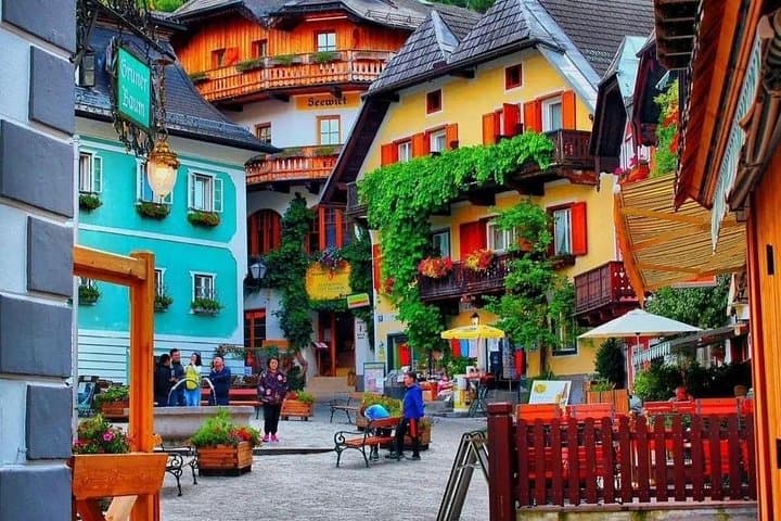 Hallstatt and Salzburg private tour from Vienna 2 days