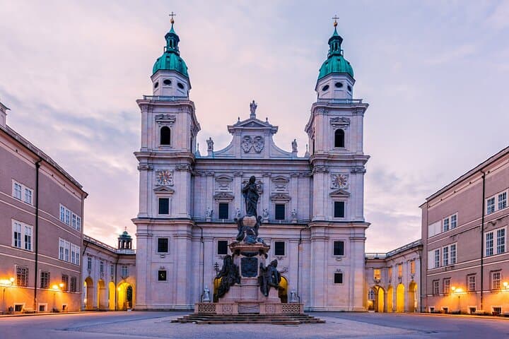 Private Scenic Transfer from Vienna to Salzburg with 4h of Sightseeing