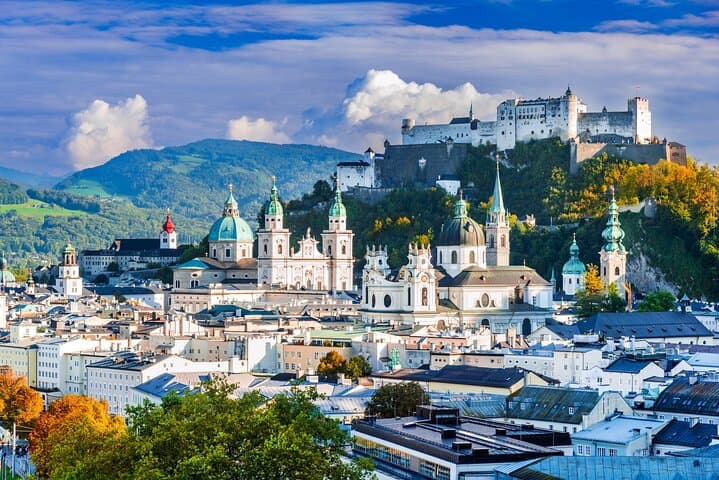 Private Scenic Transfer from Vienna to Salzburg with 4h of Sightseeing