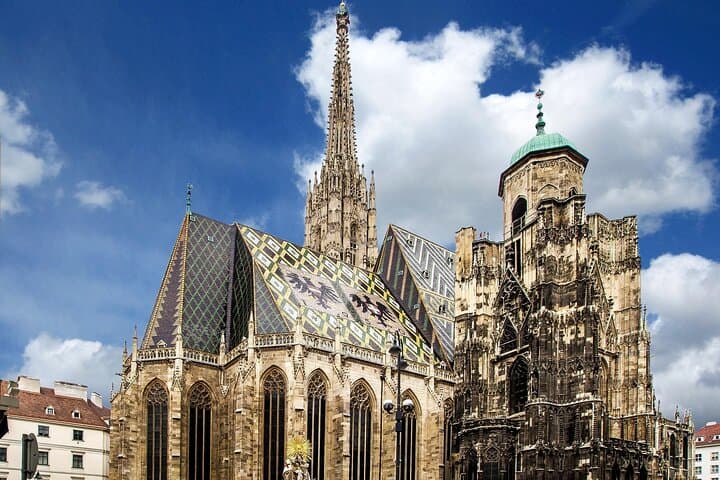 Vienna: Private Walking Tour with Local Guide