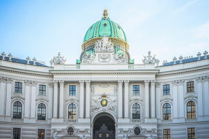 Vienna: Private Walking Tour with Local Guide