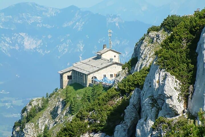 Hallstatt & Eagle’s Nest Private Day Trip from Salzburg – Tickets