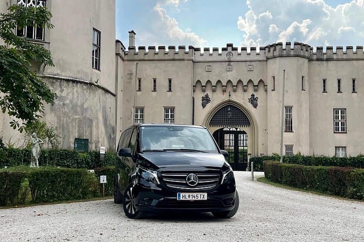 Vienna Private Transfer to Budapest