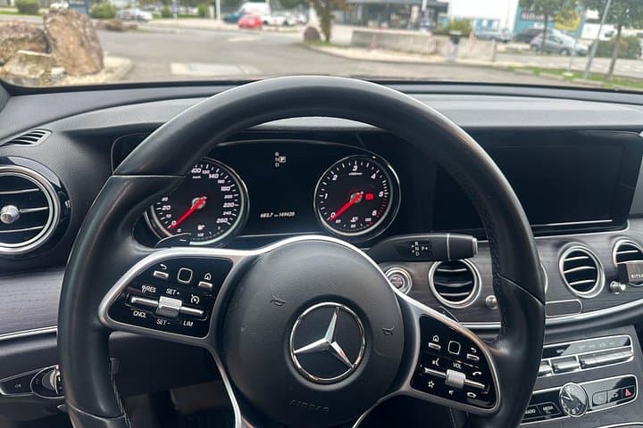 Vienna Private Transfer to Budapest