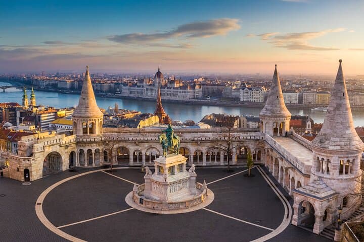 Vienna to Budapest - Private transfer with 2h of Sightseeing
