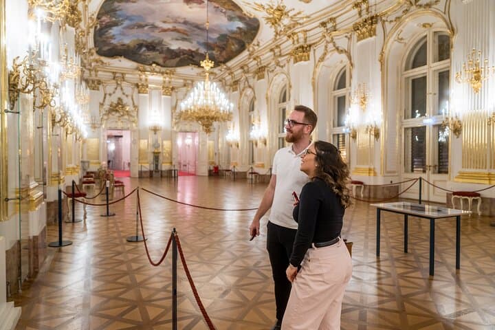 Vienna: Schönbrunn Palace Tour at 7 PM & Classical Concert