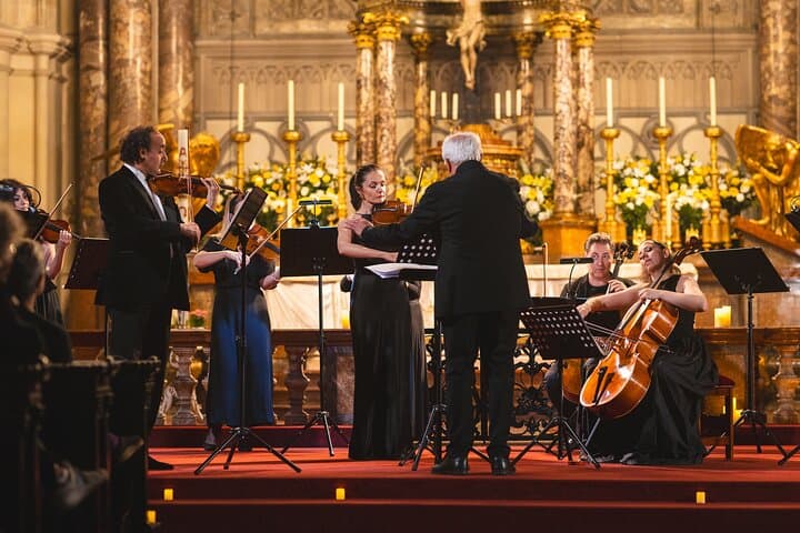 Vienna: Festive Advent, Christmas and New Year concerts