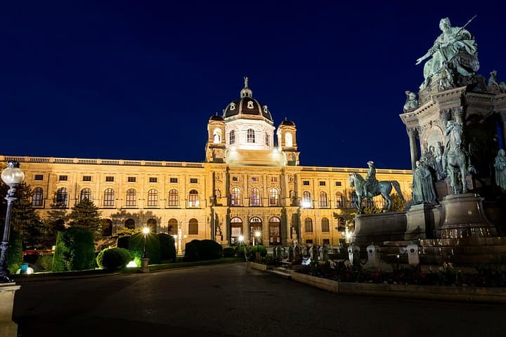 Vienna By Night 1 Hour Sightseeing Tour