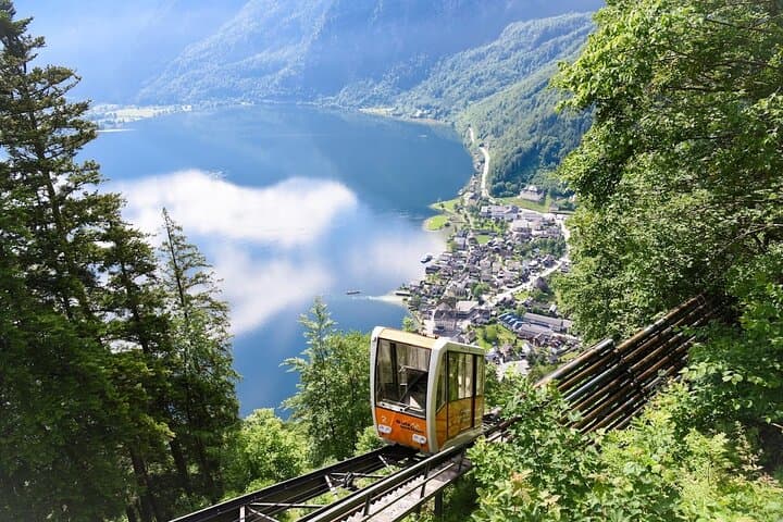 Vienna to Hallstatt and Salzburg Alpine Peaks Day Trip