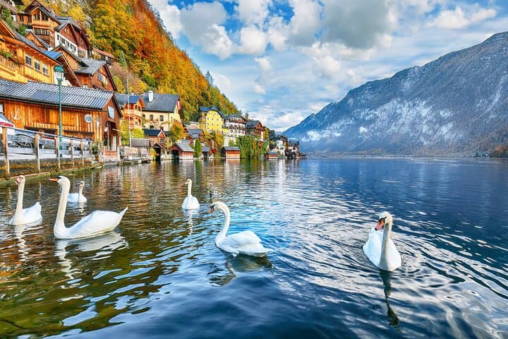 Vienna to Hallstatt and Salzburg Alpine Peaks Day Trip