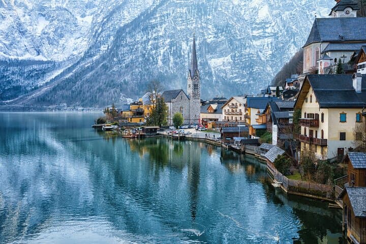Vienna to Hallstatt and Salzburg Alpine Peaks Day Trip