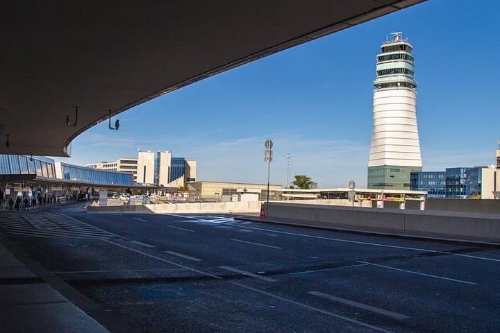 Private Vienna to Bratislava Transfer Safe and Reliable Ride