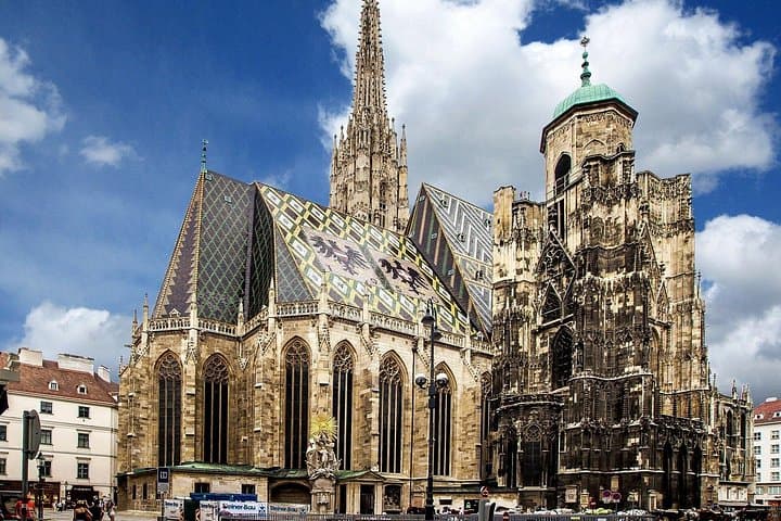 Private Vienna to Bratislava Transfer Safe and Reliable Ride