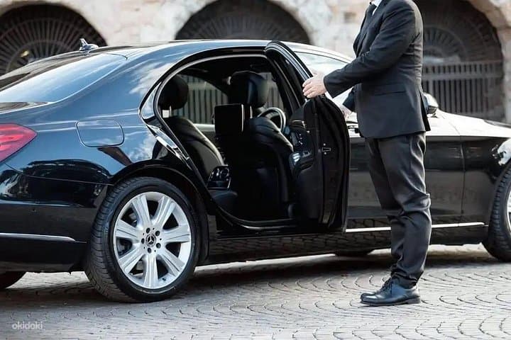 Private Transfer from Vienna to Prague