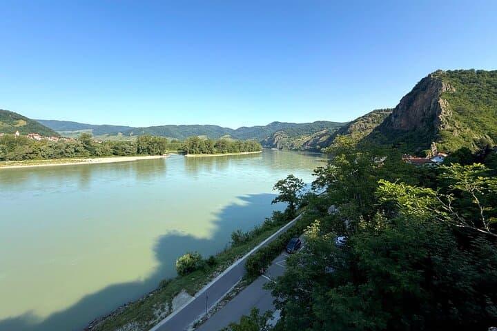 Private Tour to Wachau-Hallstatt-Salzburg