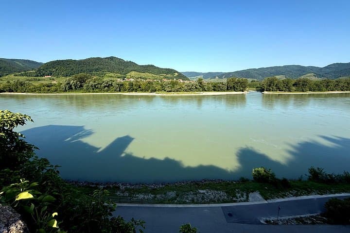 Private Tour to Wachau-Hallstatt-Salzburg