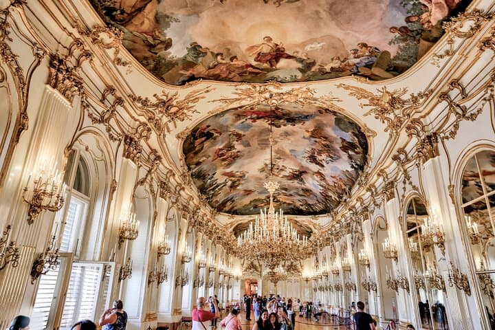 Schönbrunn Palace Guided Tour with Skip the Line Access