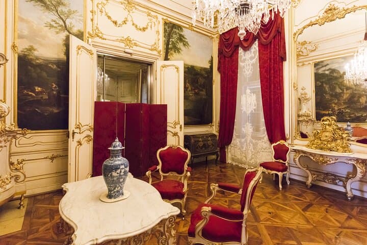 Schönbrunn Palace Guided Tour with Skip the Line Access