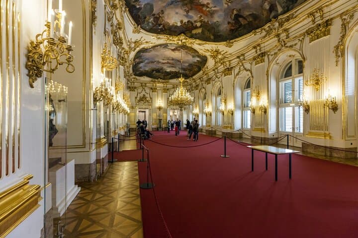 Schönbrunn Palace Guided Tour with Skip the Line Access