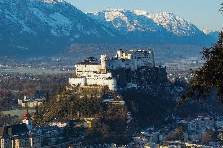 Private Vienna to Munich Transfer with Salzburg Sightseeing