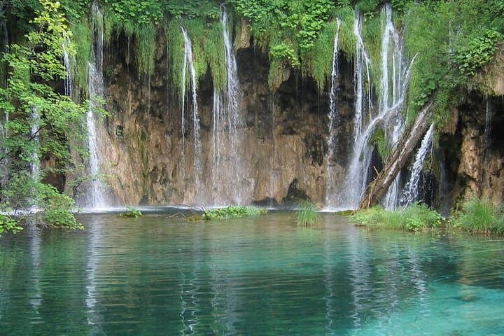 Private Transfer from Vienna to Split with Plitvice Lakes Stop
