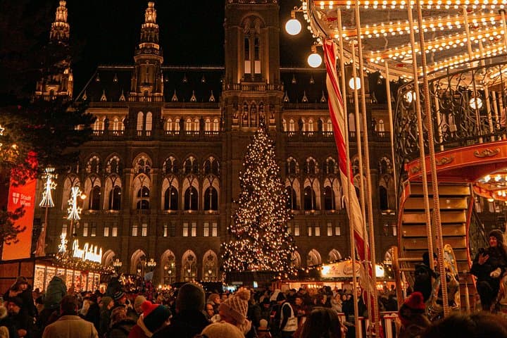 Vienna Christmasmarket Walk: 5 Markets & Old Town in 3h (DE/EN)