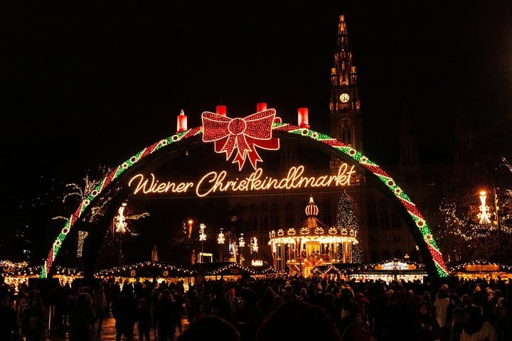 Vienna Christmasmarket Walk: 5 Markets & Old Town in 3h (DE/EN)