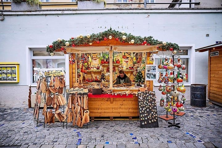 Authentic Christmas Castles & Markets: Private Danube Valley Tour