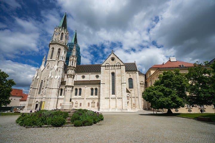 Authentic Christmas Castles & Markets: Private Danube Valley Tour