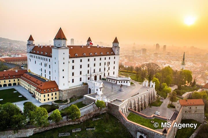 Vienna: Budapest & Bratislava Two Capitals Day Trip